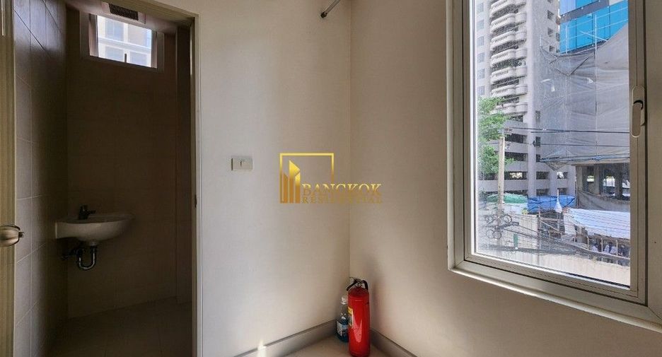 For rent 3 Beds apartment in Khlong Toei, Bangkok