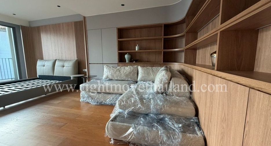 For sale 4 bedrooms condo in Yan Nawa, Bangkok