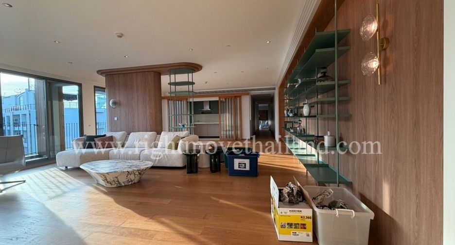 For sale 4 bedrooms condo in Yan Nawa, Bangkok