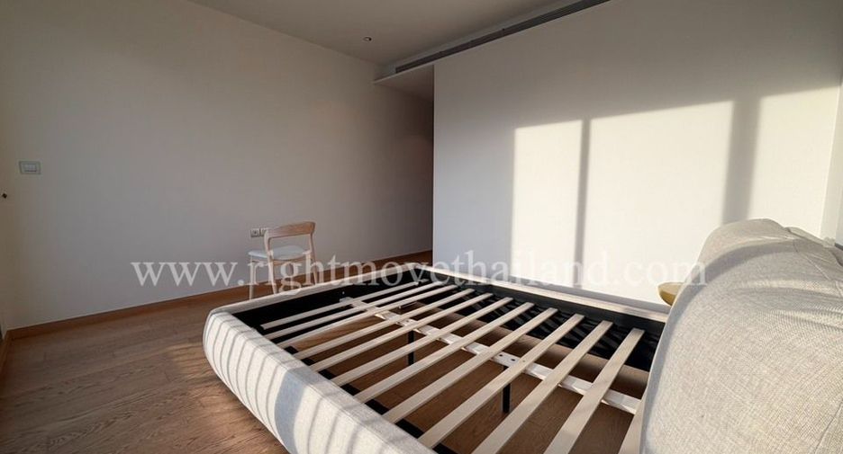 For sale 4 bedrooms condo in Yan Nawa, Bangkok