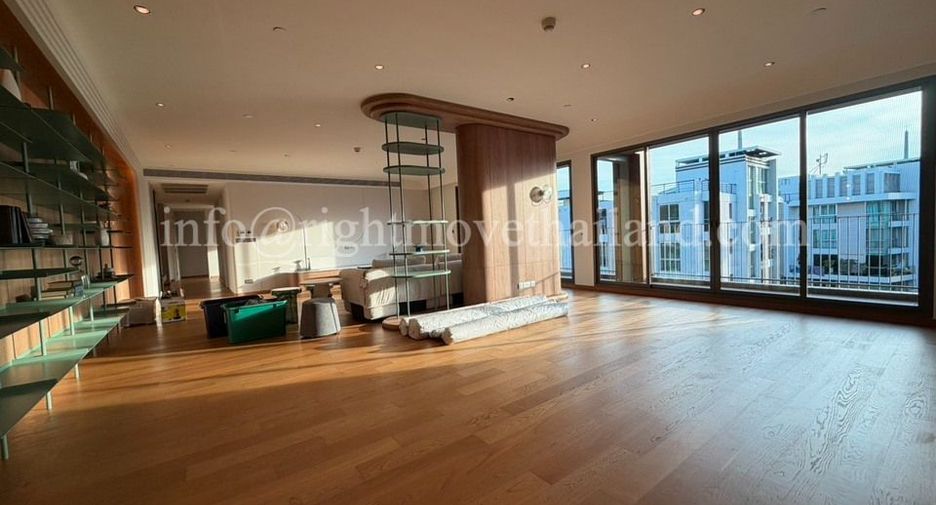 For sale 4 bedrooms condo in Yan Nawa, Bangkok