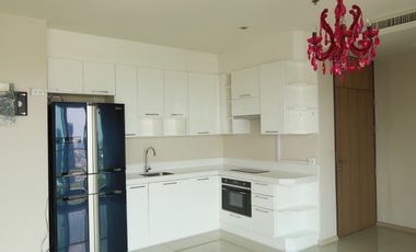For sale 2 bed condo in Watthana, Bangkok