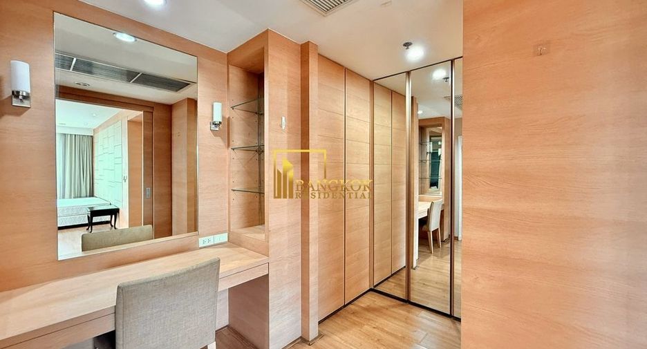 For rent 4 bedrooms apartment in Watthana, Bangkok