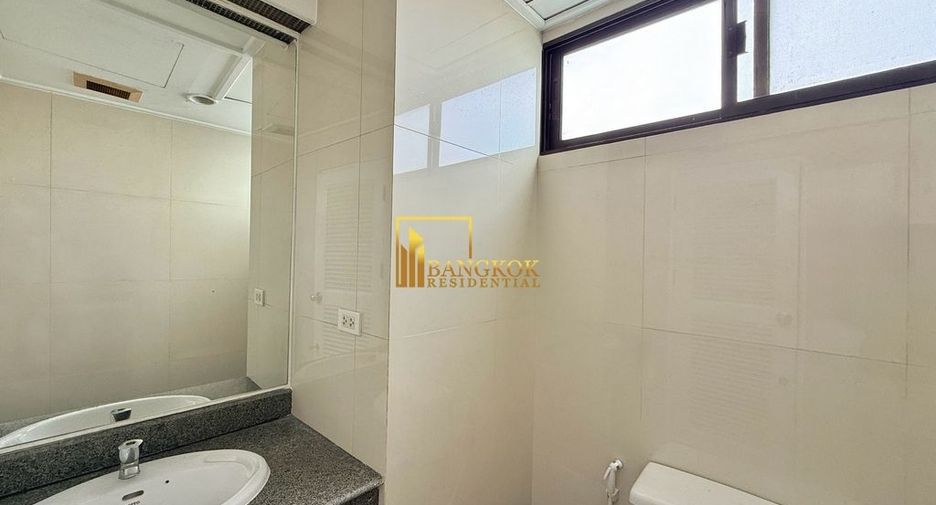 For rent 4 bedrooms apartment in Watthana, Bangkok