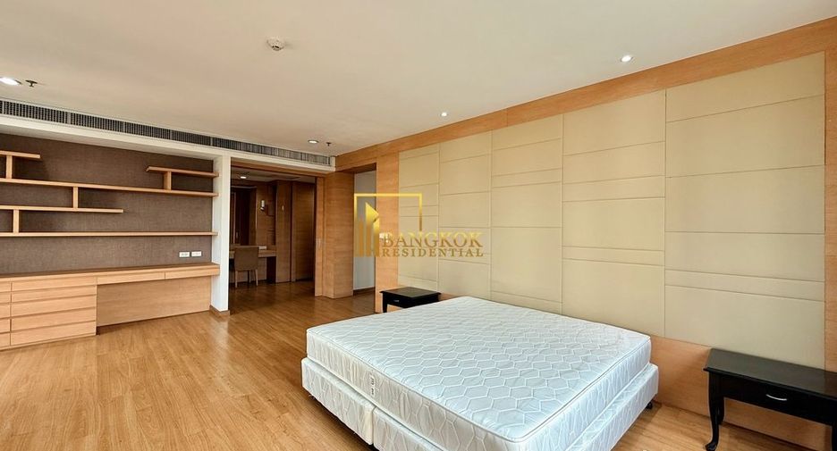 For rent 4 bedrooms apartment in Watthana, Bangkok