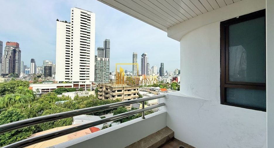For rent 4 bedrooms apartment in Watthana, Bangkok