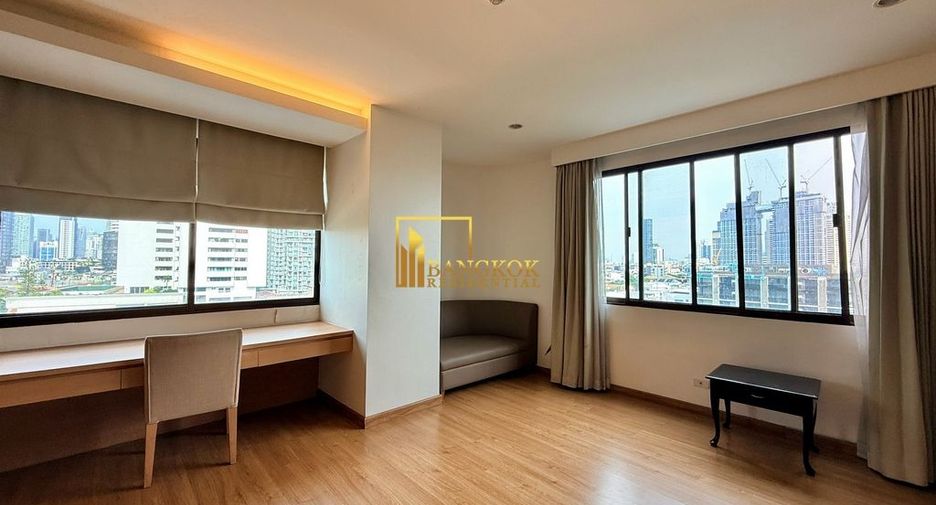 For rent 4 bedrooms apartment in Watthana, Bangkok