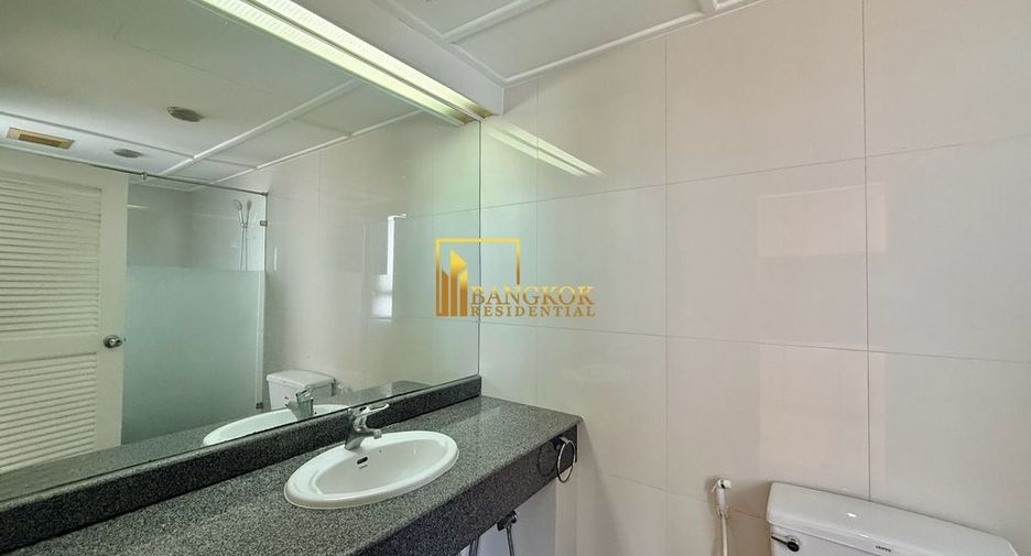 For rent 4 bedrooms apartment in Watthana, Bangkok
