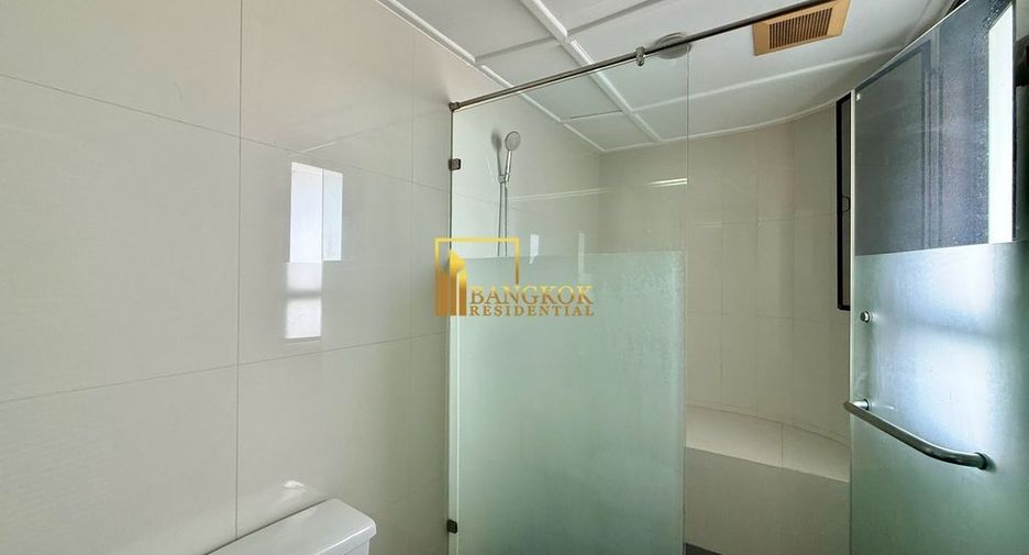 For rent 4 bedrooms apartment in Watthana, Bangkok