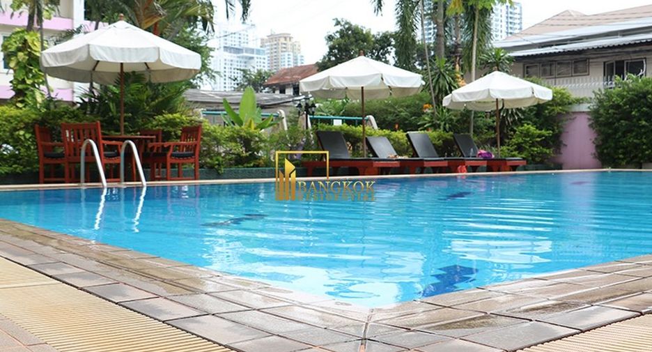 For rent 3 bedrooms apartment in Watthana, Bangkok