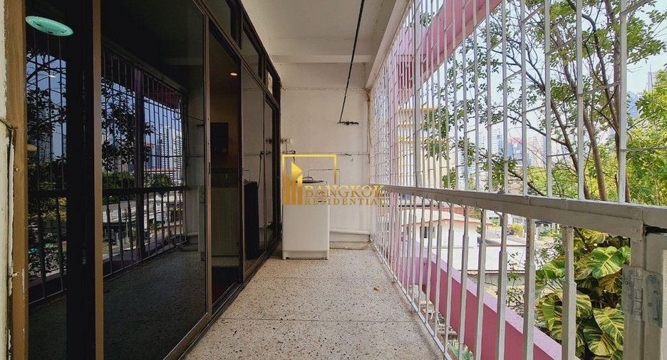 For rent 3 bedrooms apartment in Watthana, Bangkok