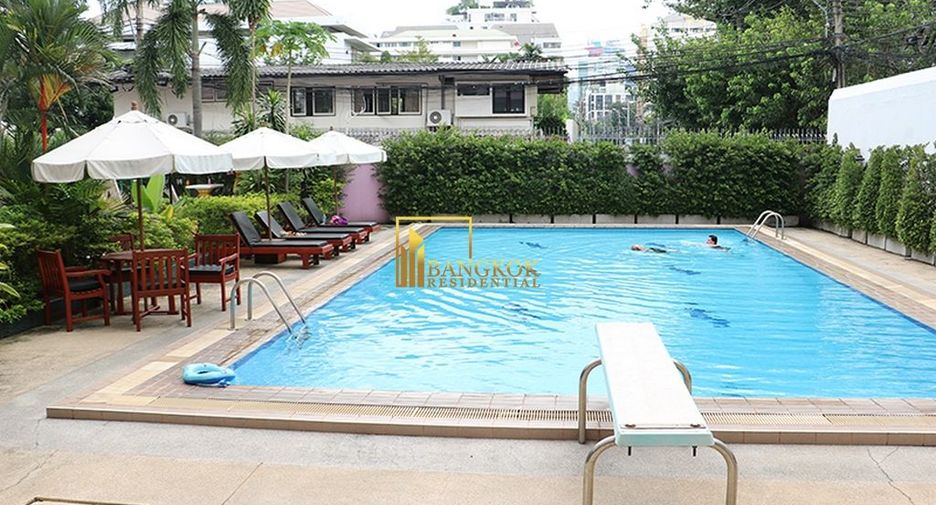 For rent 3 bedrooms apartment in Watthana, Bangkok