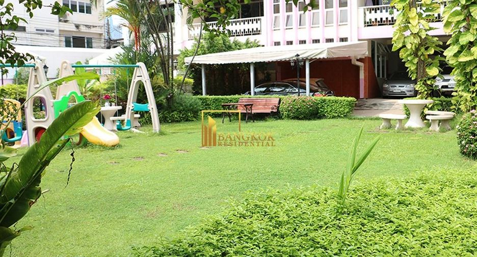 For rent 3 bedrooms apartment in Watthana, Bangkok