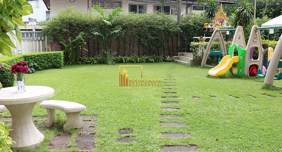For rent 3 bedrooms apartment in Watthana, Bangkok