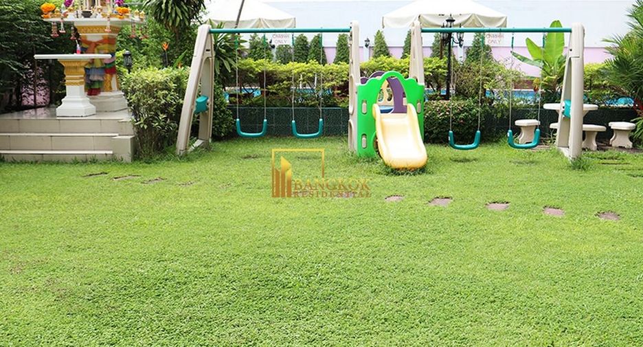 For rent 3 bedrooms apartment in Watthana, Bangkok