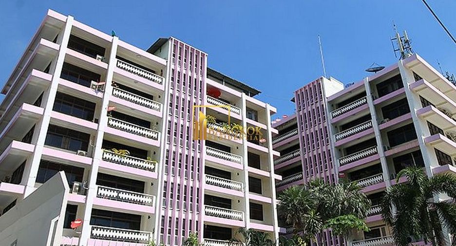 For rent 3 bedrooms apartment in Watthana, Bangkok