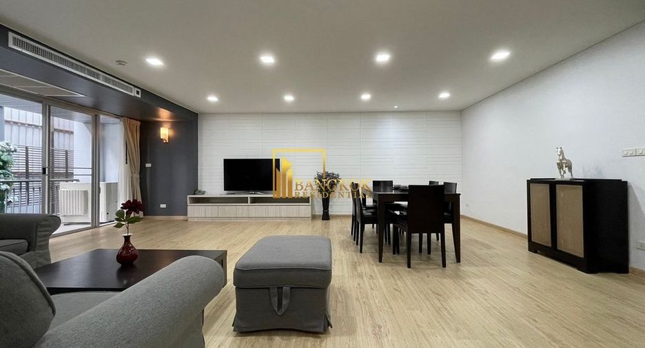 For rent 2 bedrooms apartment in Watthana, Bangkok
