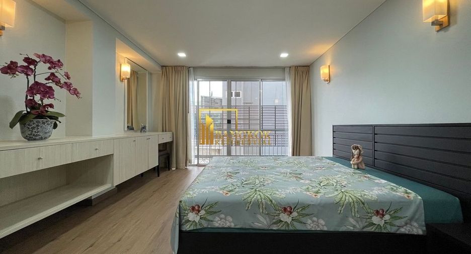For rent 2 bedrooms apartment in Watthana, Bangkok