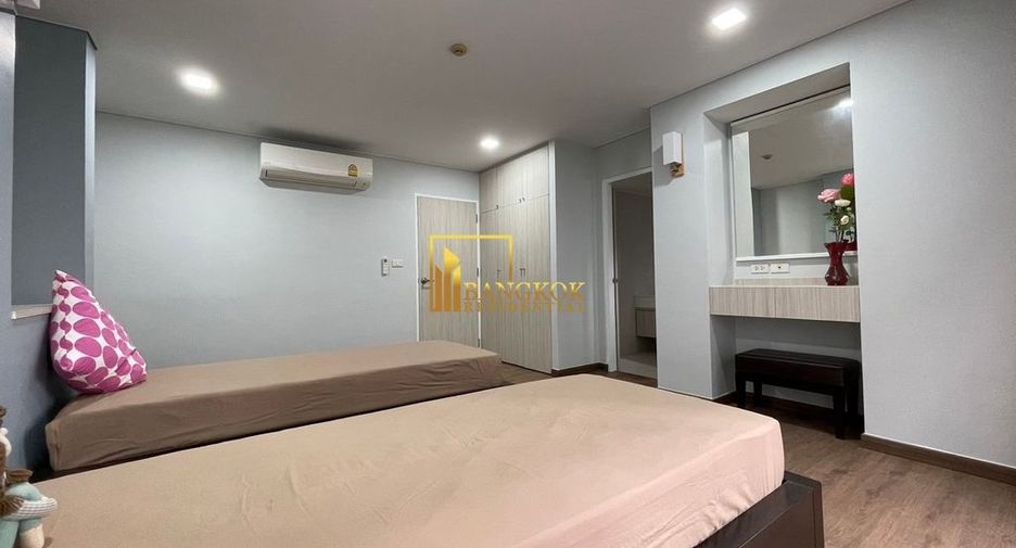 For rent 2 bedrooms apartment in Watthana, Bangkok