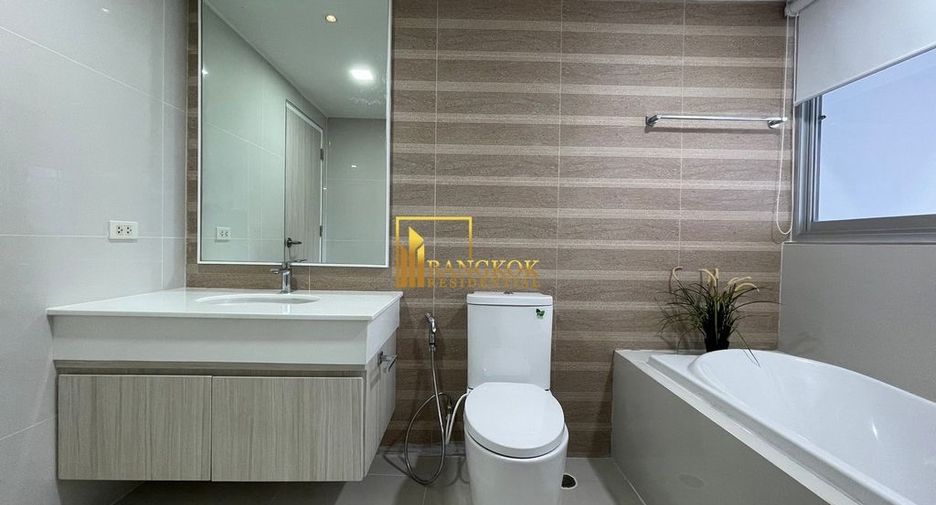 For rent 2 bedrooms apartment in Watthana, Bangkok