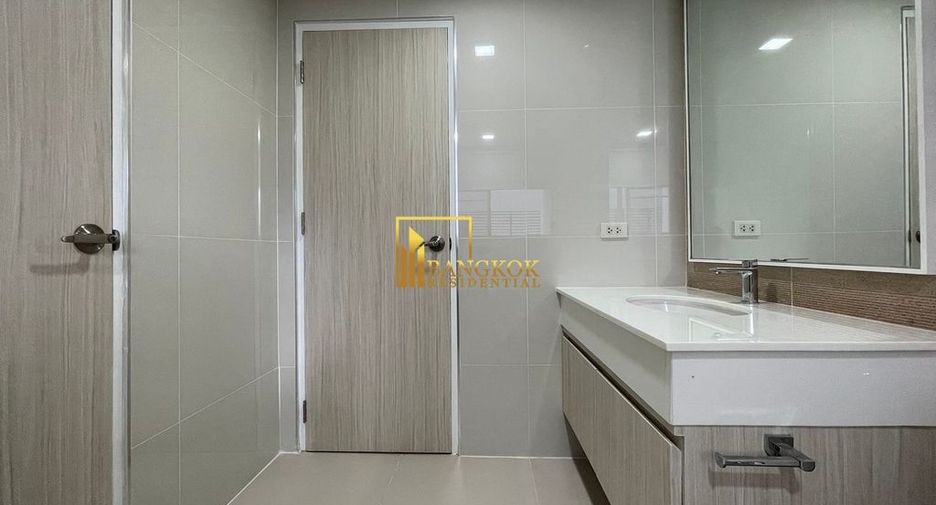 For rent 2 bedrooms apartment in Watthana, Bangkok