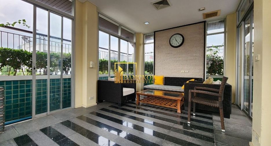 For rent 2 bedrooms apartment in Watthana, Bangkok