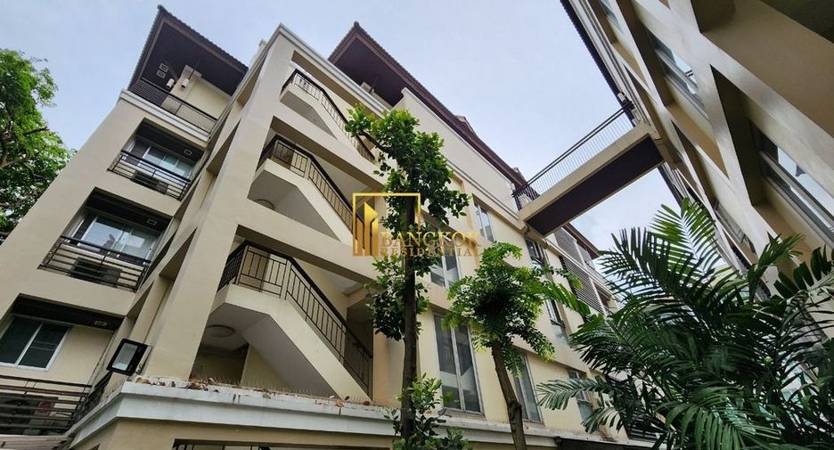 For rent 2 bedrooms apartment in Watthana, Bangkok