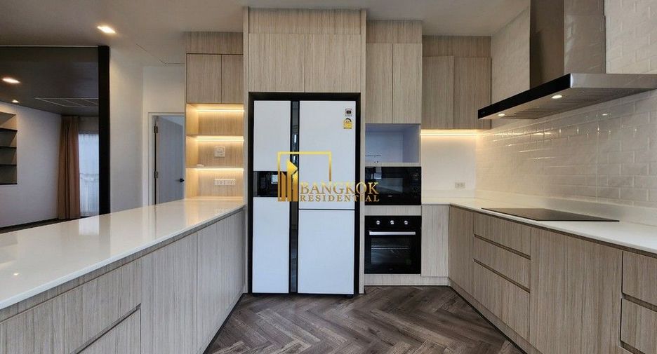 For rent 4 bedrooms apartment in Watthana, Bangkok
