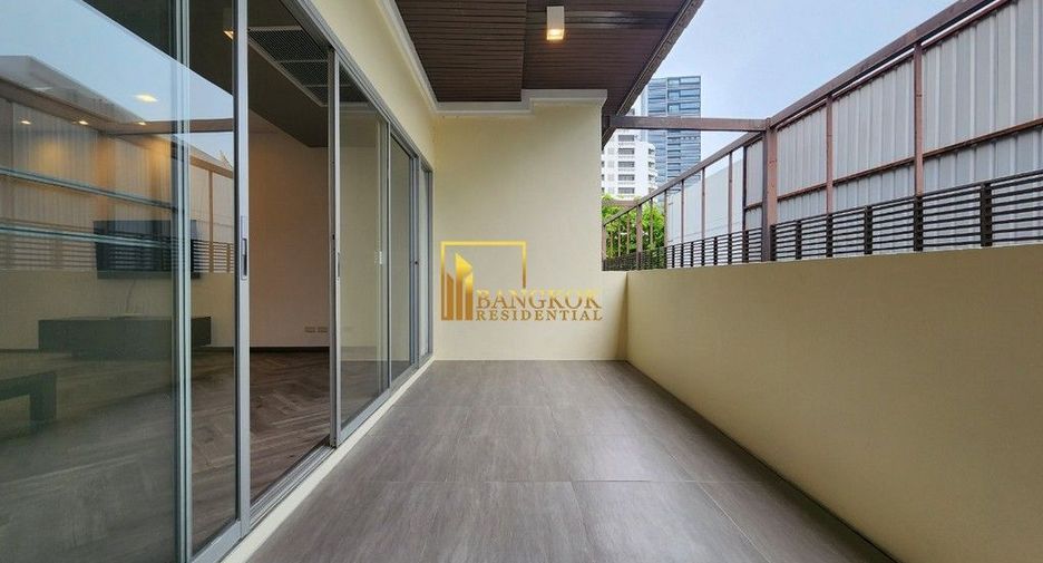 For rent 4 bedrooms apartment in Watthana, Bangkok