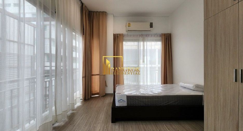 For rent 4 bedrooms apartment in Watthana, Bangkok