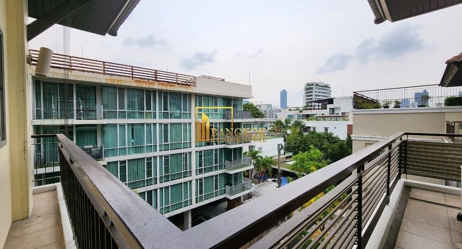 For rent 4 bedrooms apartment in Watthana, Bangkok