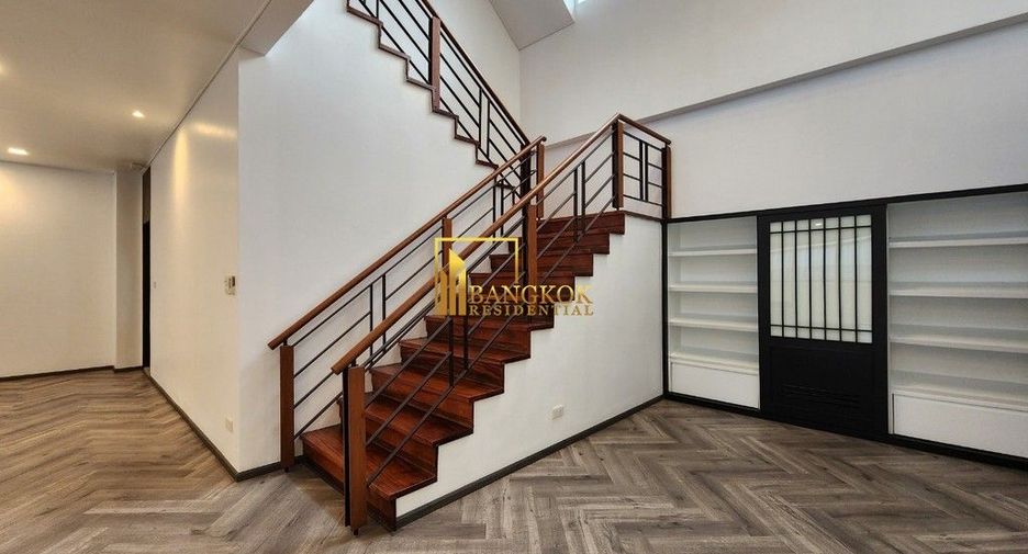 For rent 4 bedrooms apartment in Watthana, Bangkok