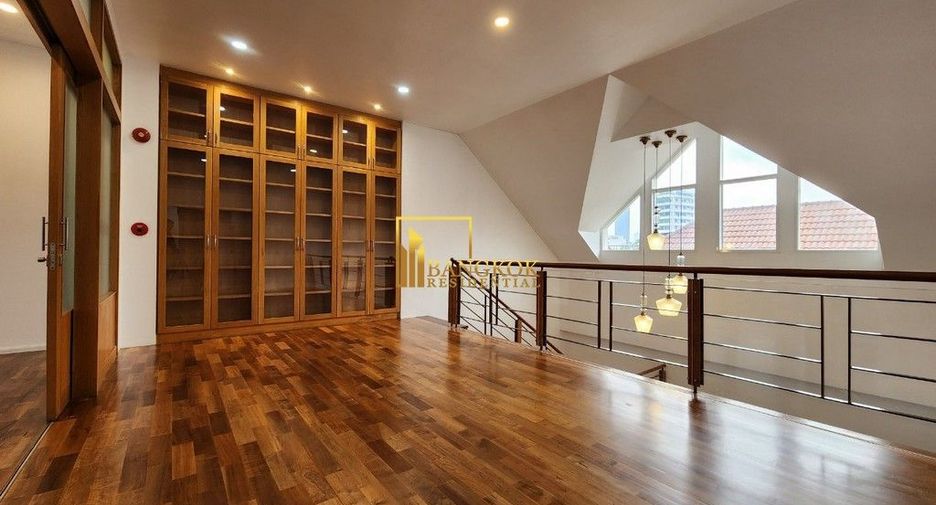 For rent 4 bedrooms apartment in Watthana, Bangkok
