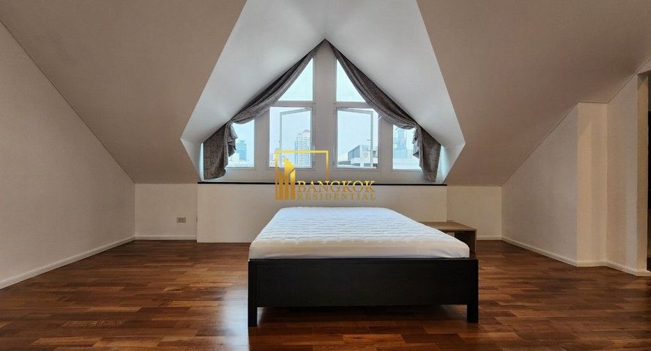 For rent 4 bedrooms apartment in Watthana, Bangkok