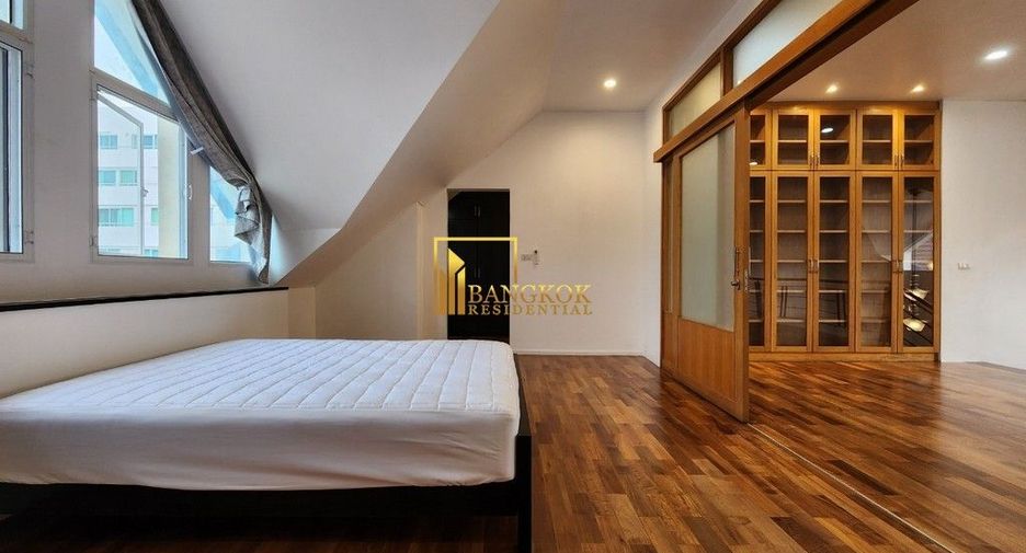 For rent 4 bedrooms apartment in Watthana, Bangkok
