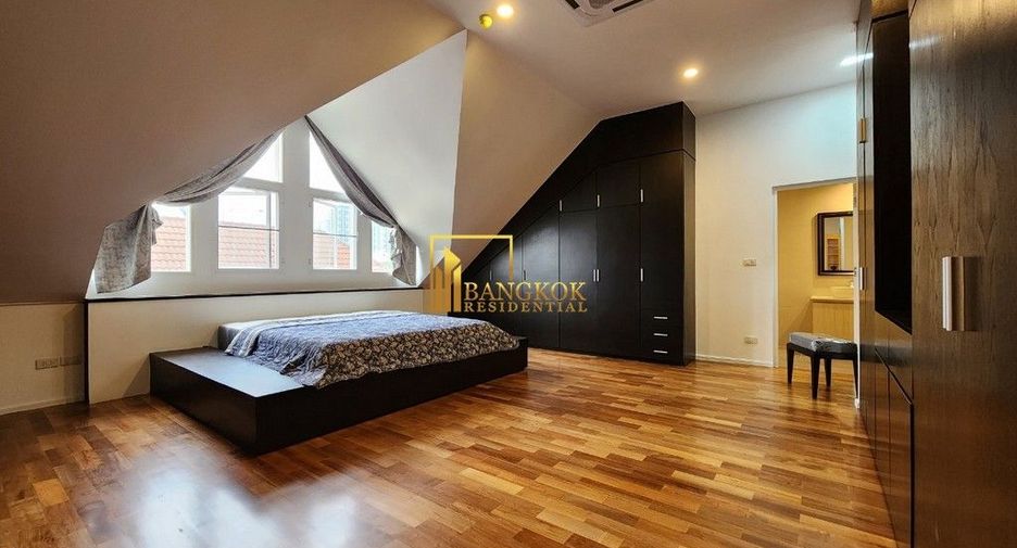 For rent 4 bedrooms apartment in Watthana, Bangkok
