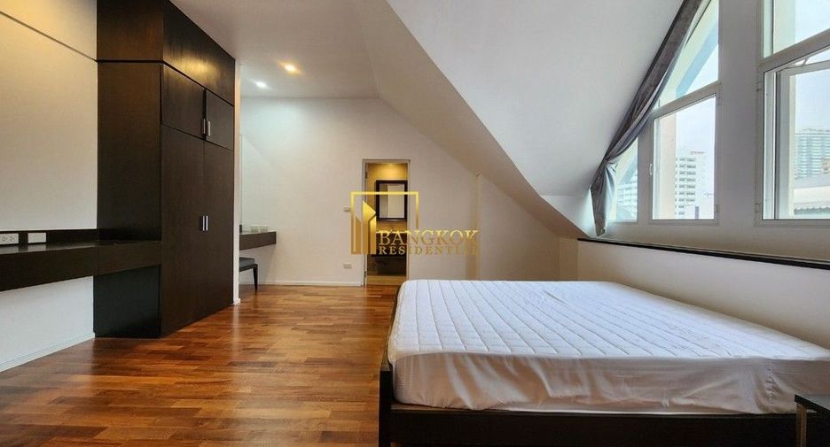 For rent 4 bedrooms apartment in Watthana, Bangkok