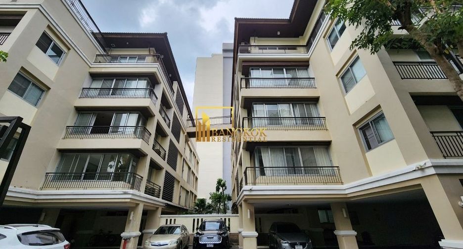 For rent 4 bedrooms apartment in Watthana, Bangkok