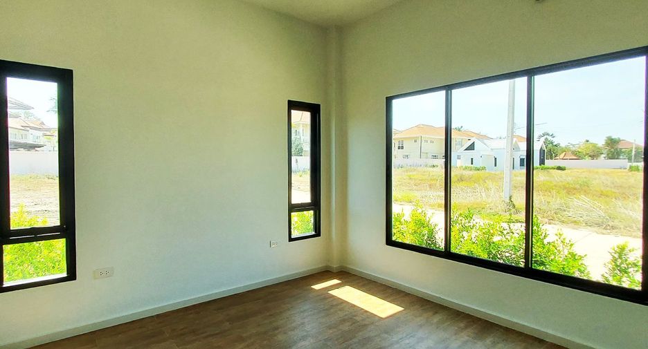 For sale 3 bedrooms villa in Klaeng, Rayong