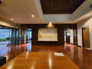 For rent 4 bedrooms apartment in Watthana, Bangkok