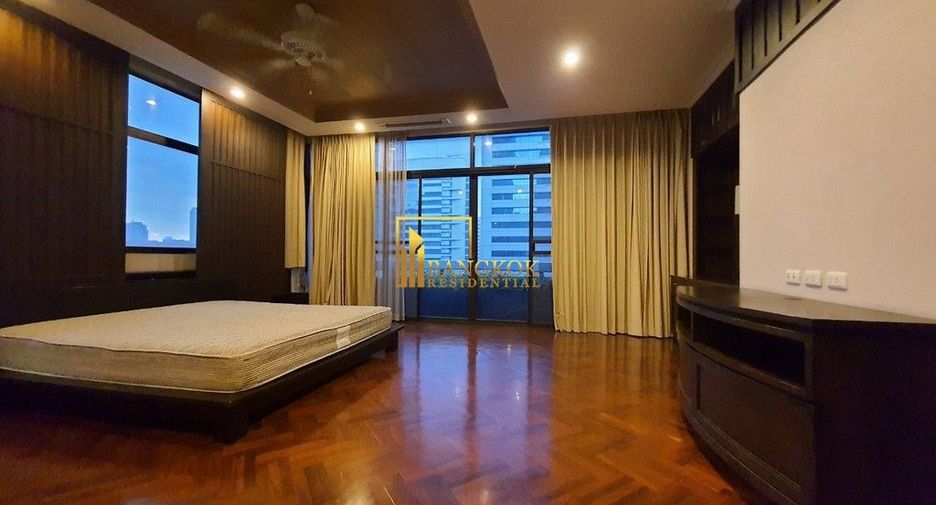For rent 4 bedrooms apartment in Watthana, Bangkok