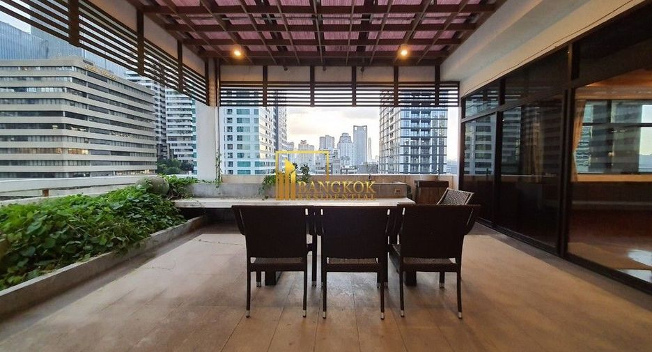 For rent 4 bedrooms apartment in Watthana, Bangkok