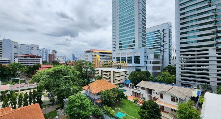 For rent 2 bedrooms apartment in Watthana, Bangkok