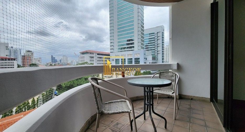 For rent 2 bedrooms apartment in Watthana, Bangkok