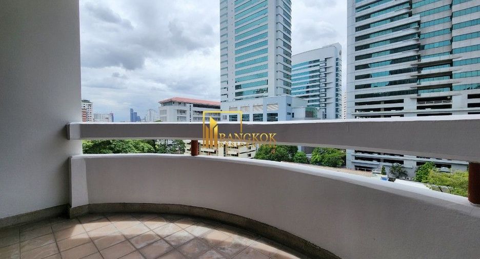 For rent 2 bedrooms apartment in Watthana, Bangkok