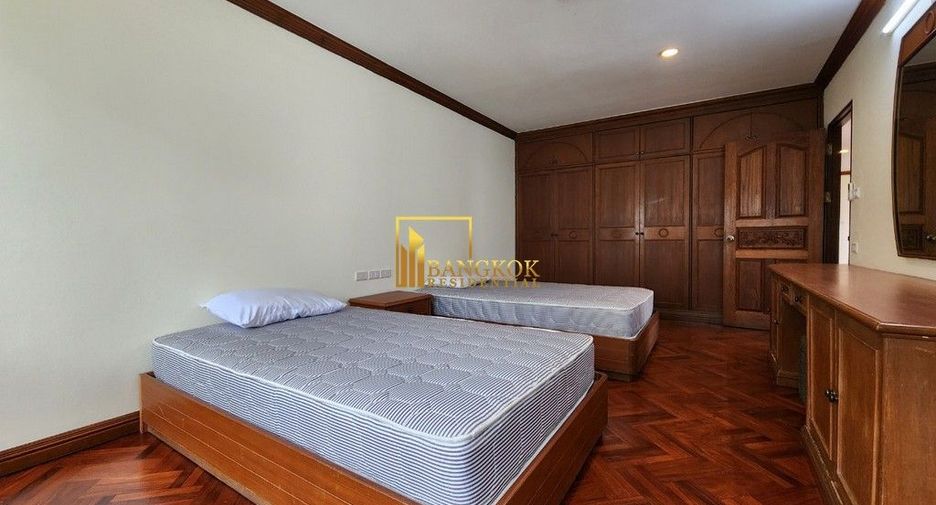 For rent 2 bedrooms apartment in Watthana, Bangkok