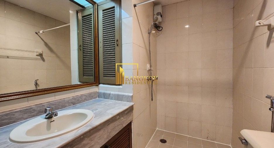 For rent 2 bedrooms apartment in Watthana, Bangkok