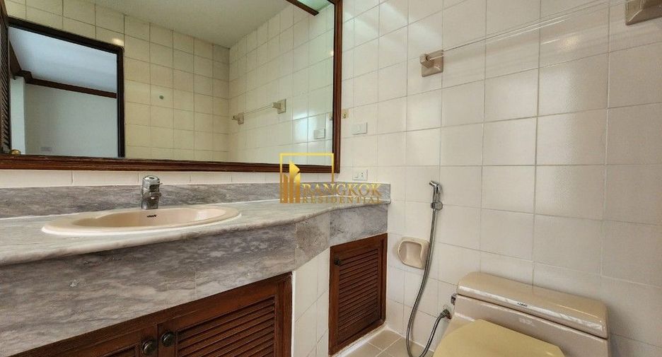 For rent 2 bedrooms apartment in Watthana, Bangkok