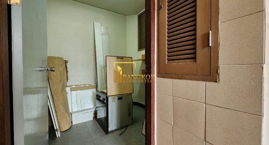For rent 2 bedrooms apartment in Watthana, Bangkok