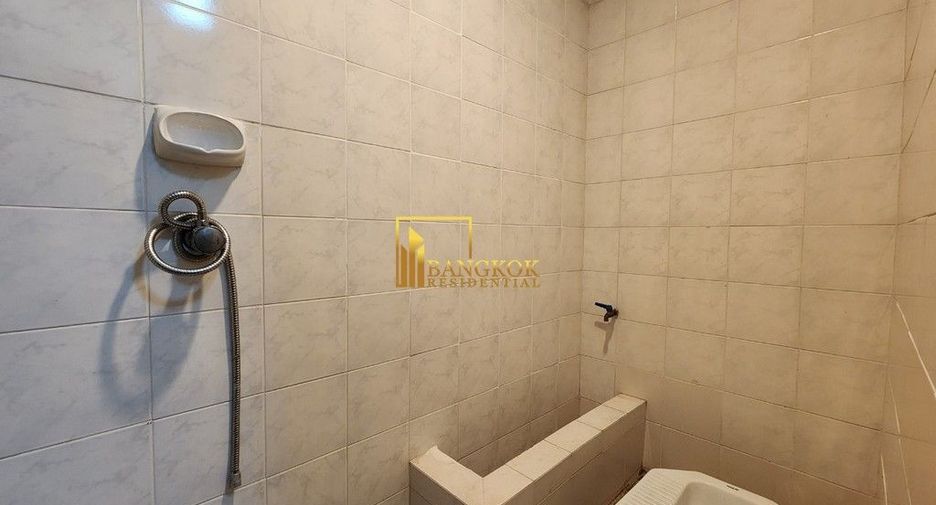 For rent 2 bedrooms apartment in Watthana, Bangkok